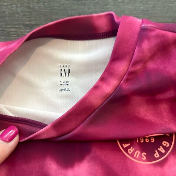 babyGAP 4T Tie Dye Two Piece Rashguard Swimsuit - Picture 4 of 9